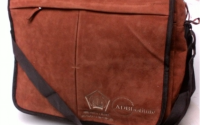 Tas selempang seminar 8