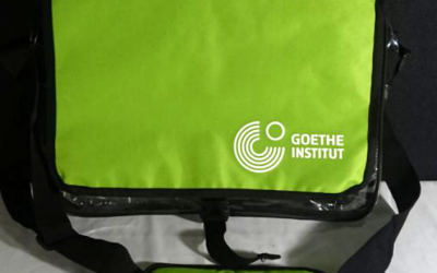 Tas selempang tahan air