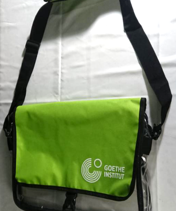 Reportase Tas Selempang Wanita Remaja