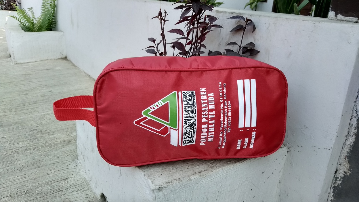 Tas sepatu anti air
