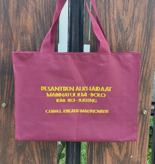 Reportase produksi Tas jinjing untuk bepergian dari bapak ali sulawesi tengah