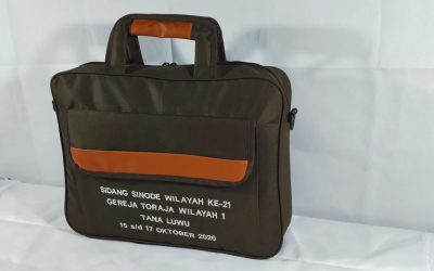 Reportase produksi tas selempang laptop 14 inch dari pabrik tas Bandung asher-online.com